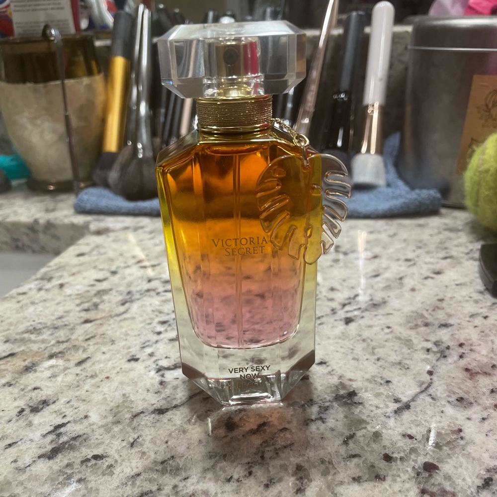 Victoria’s Secret very sexy now beach perfume